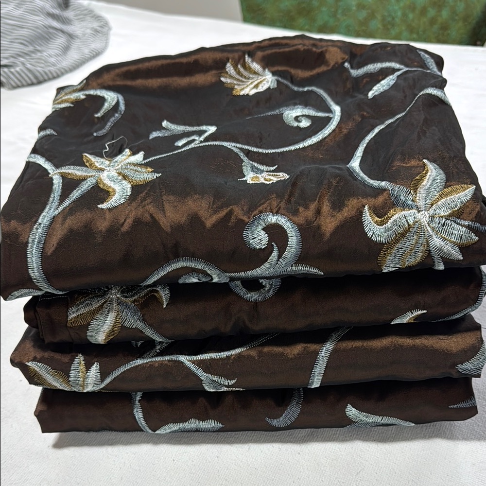 4 panels Curtains with Embroidered Floral Design